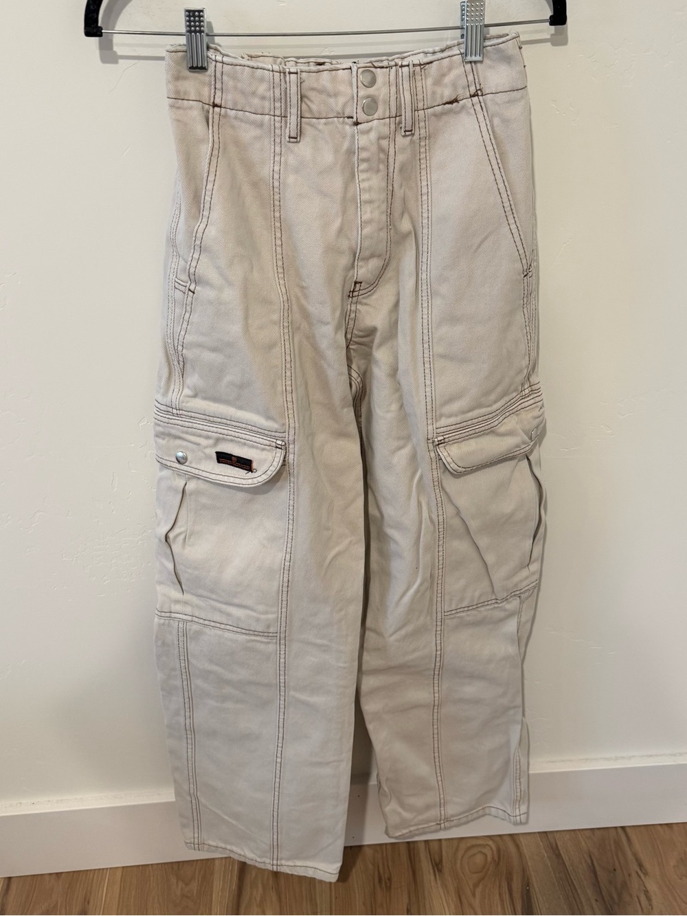 BDG Urban Outfitters Tan Beige Cargo Pants Barrel Jeans Womens 25 Casual Utility